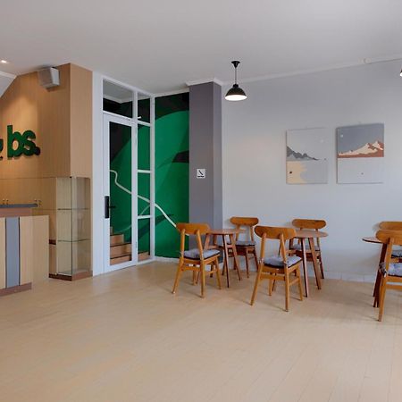 Hubs Hostel Yogyakarta Ngoại thất bức ảnh