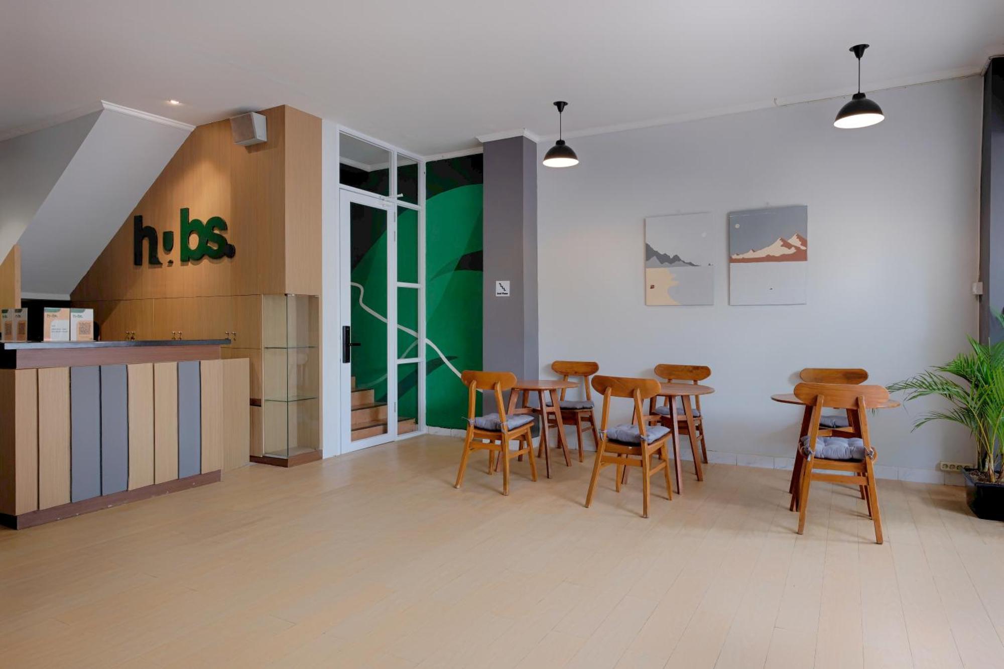 Hubs Hostel Yogyakarta Ngoại thất bức ảnh