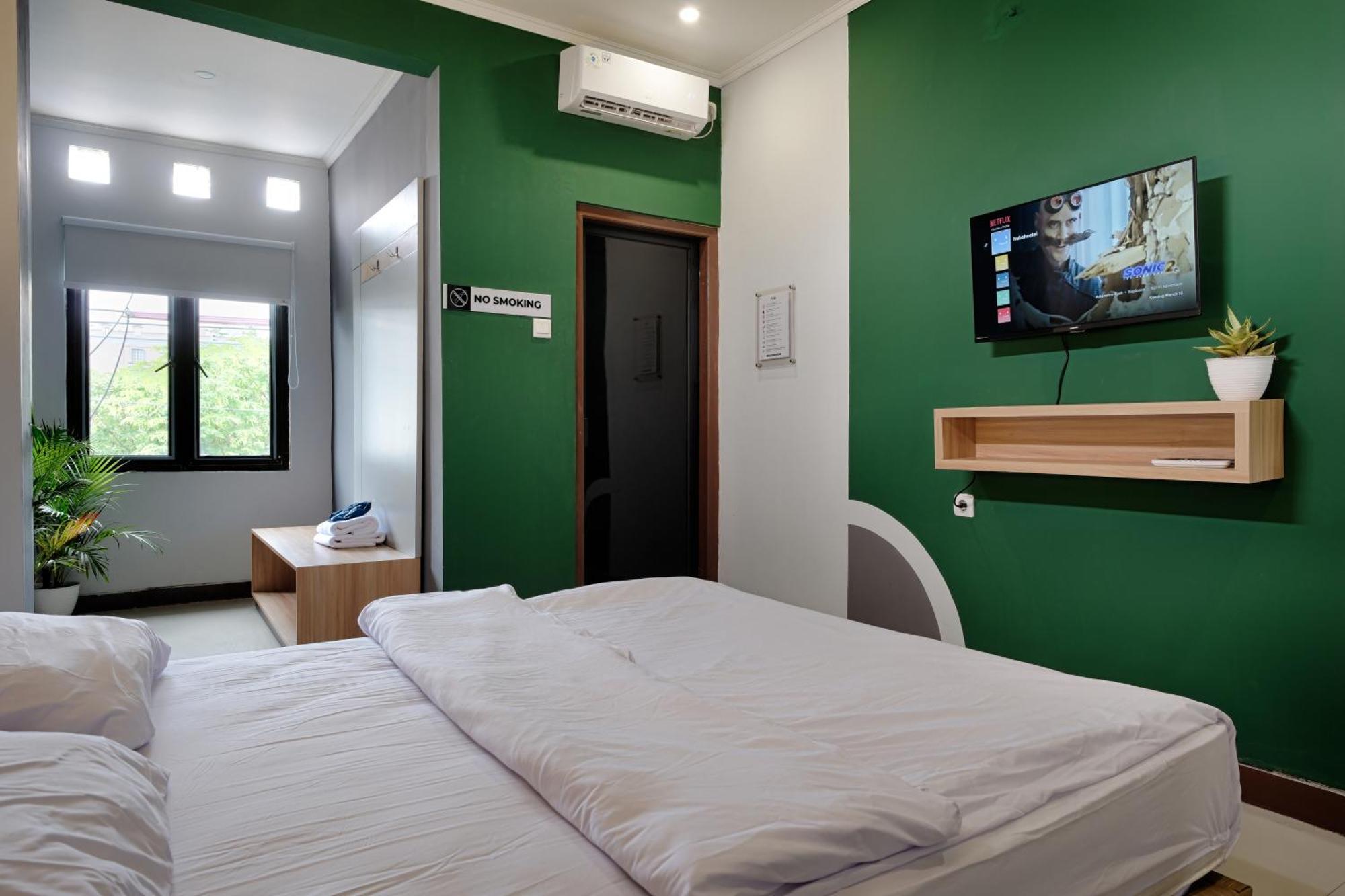 Hubs Hostel Yogyakarta Ngoại thất bức ảnh