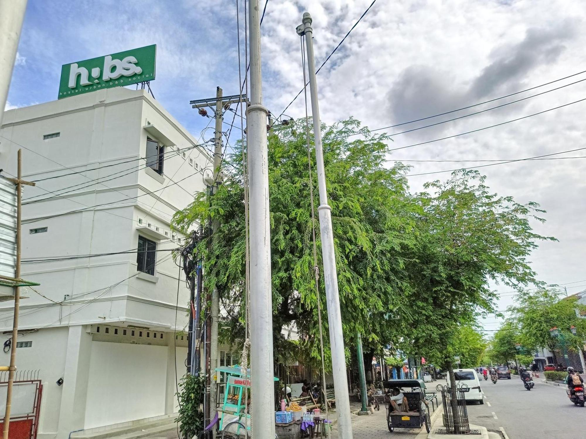 Hubs Hostel Yogyakarta Ngoại thất bức ảnh