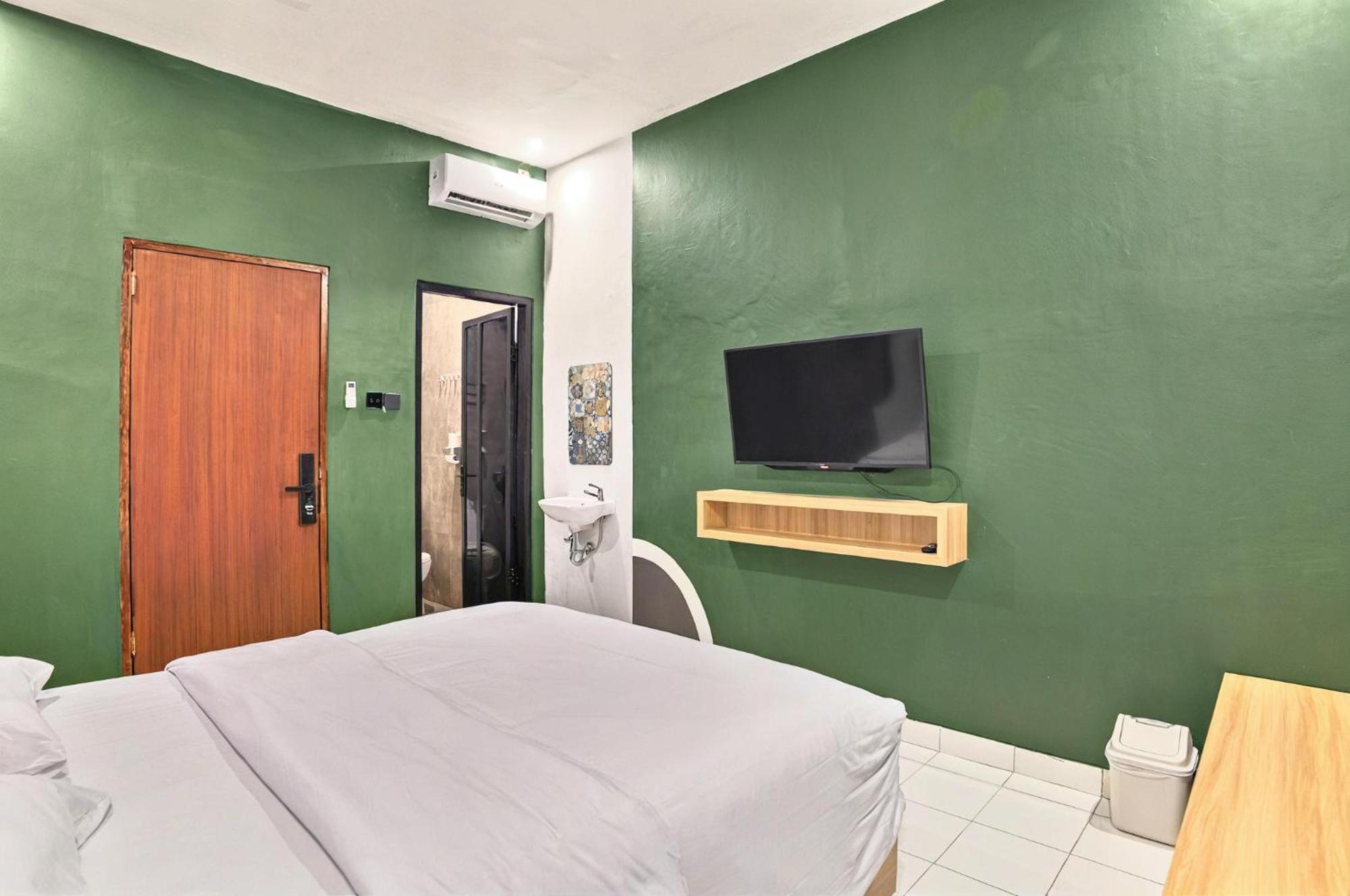 Hubs Hostel Yogyakarta Ngoại thất bức ảnh