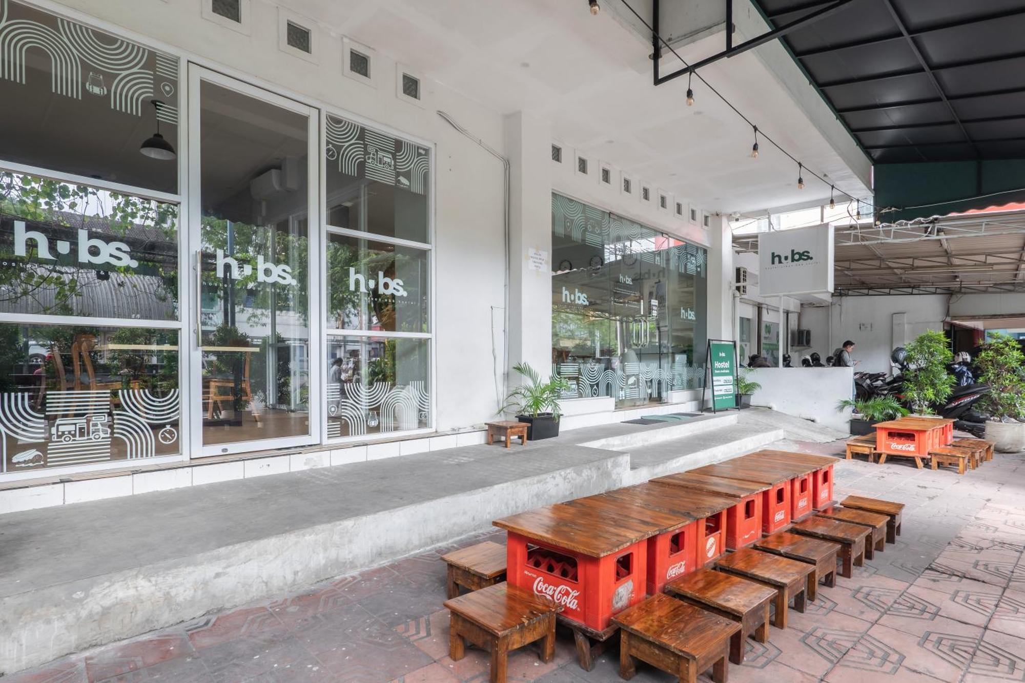 Hubs Hostel Yogyakarta Ngoại thất bức ảnh